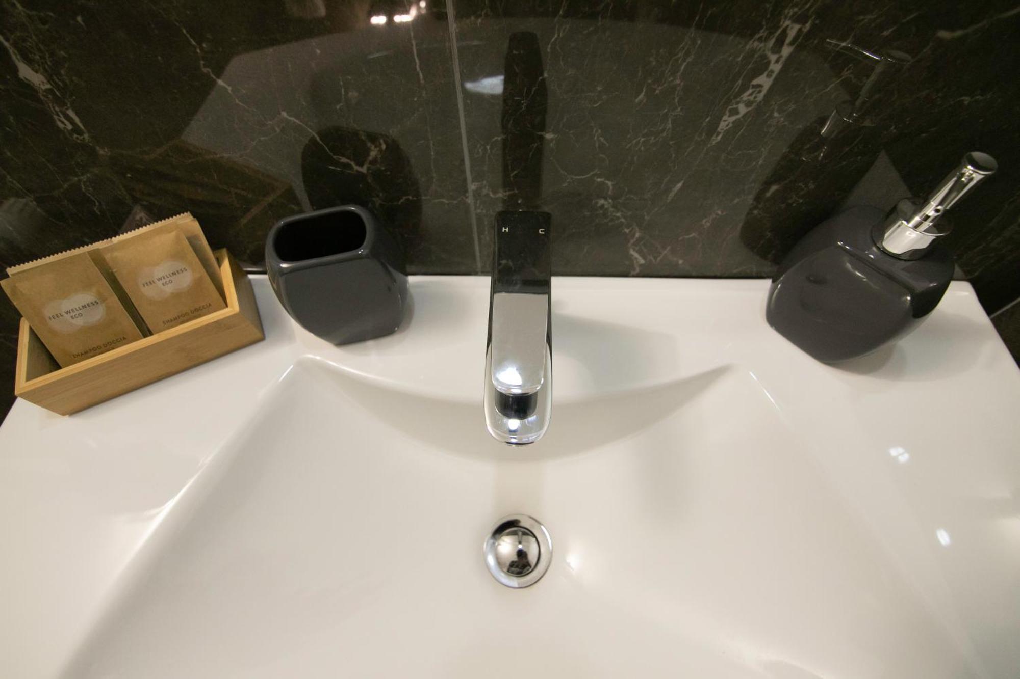 Villareale47 Luxury Suites & Rooms Palermo Bagian luar foto