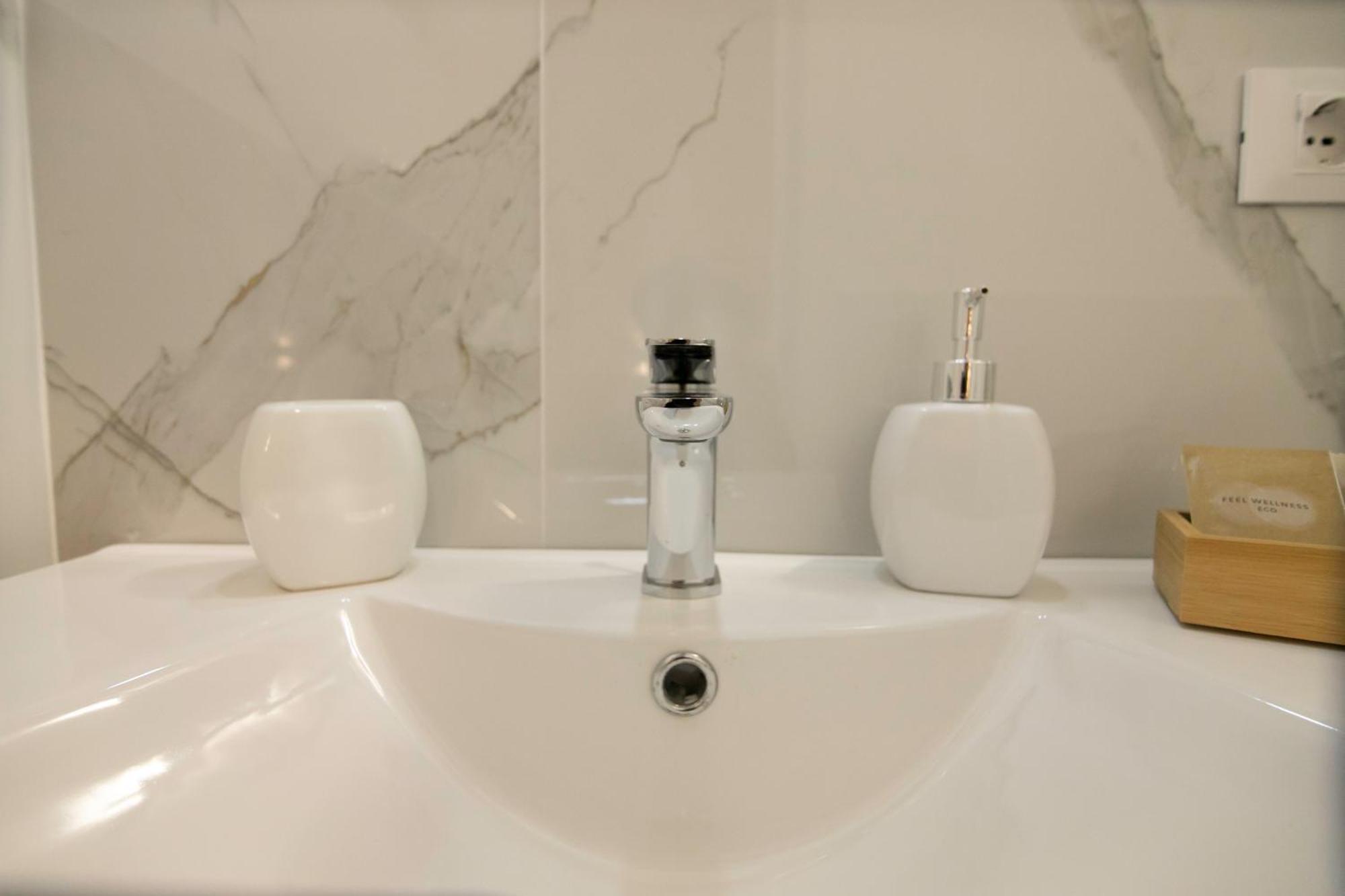Villareale47 Luxury Suites & Rooms Palermo Bagian luar foto
