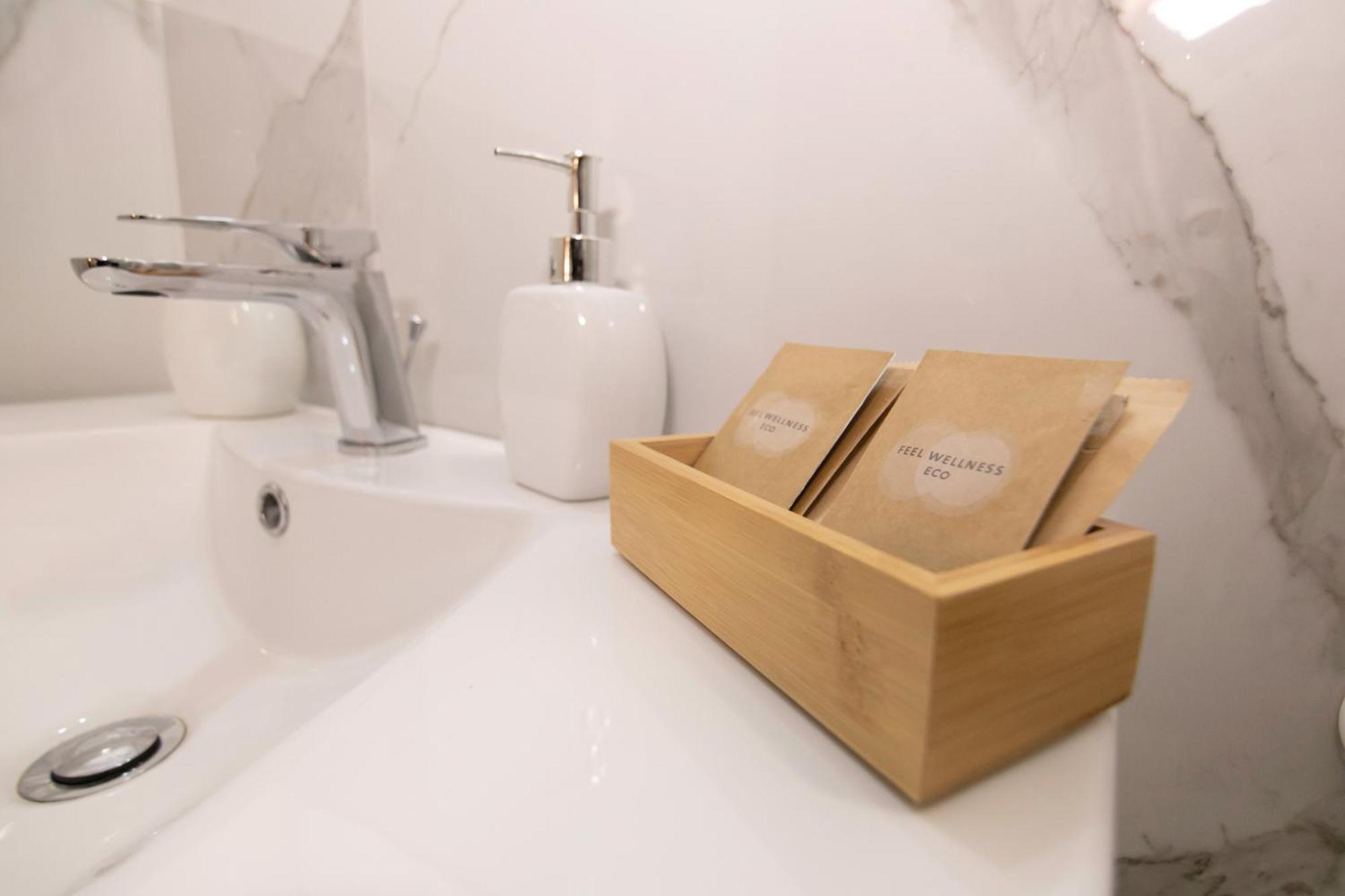 Villareale47 Luxury Suites & Rooms Palermo Bagian luar foto