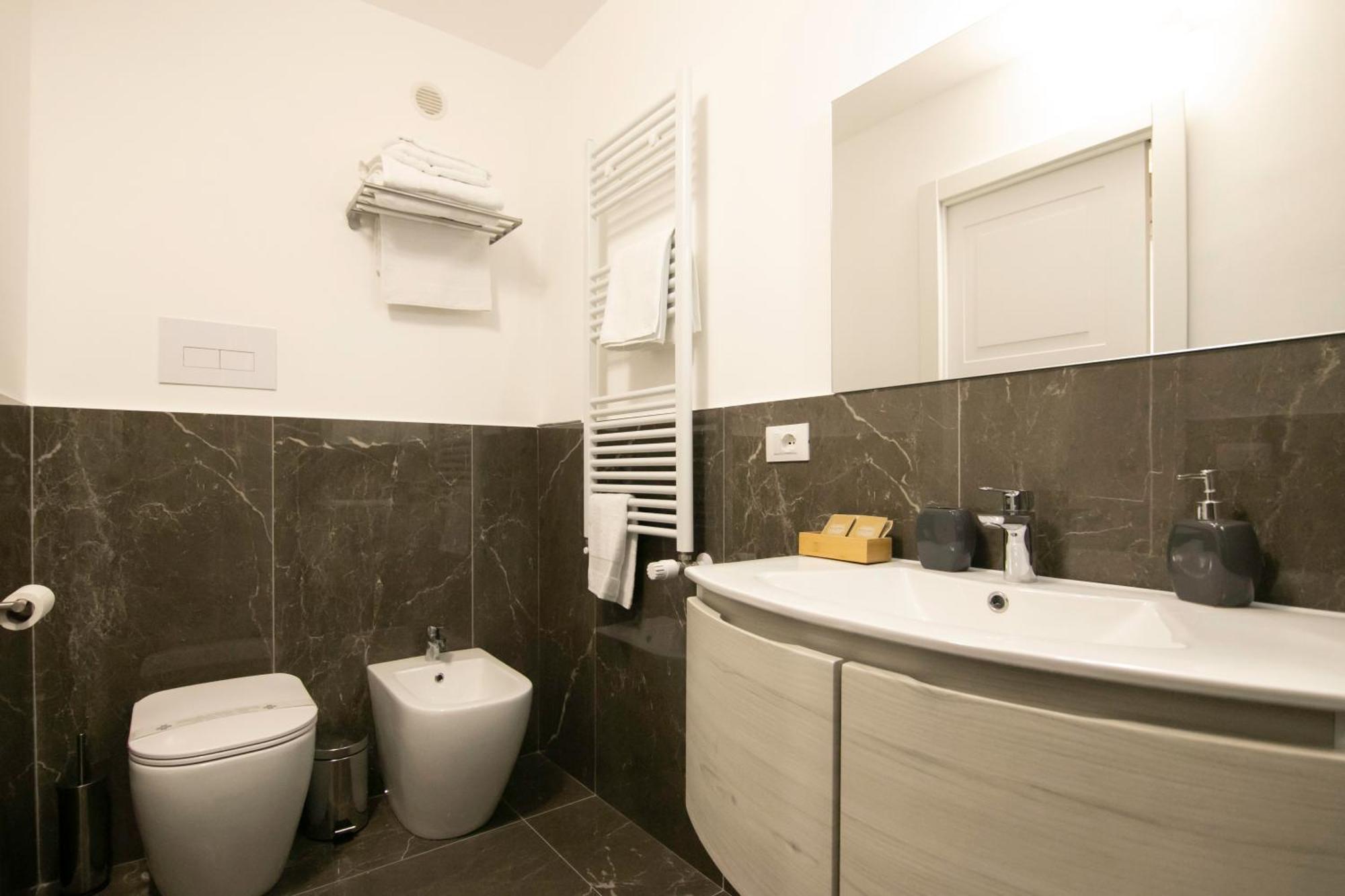 Villareale47 Luxury Suites & Rooms Palermo Bagian luar foto