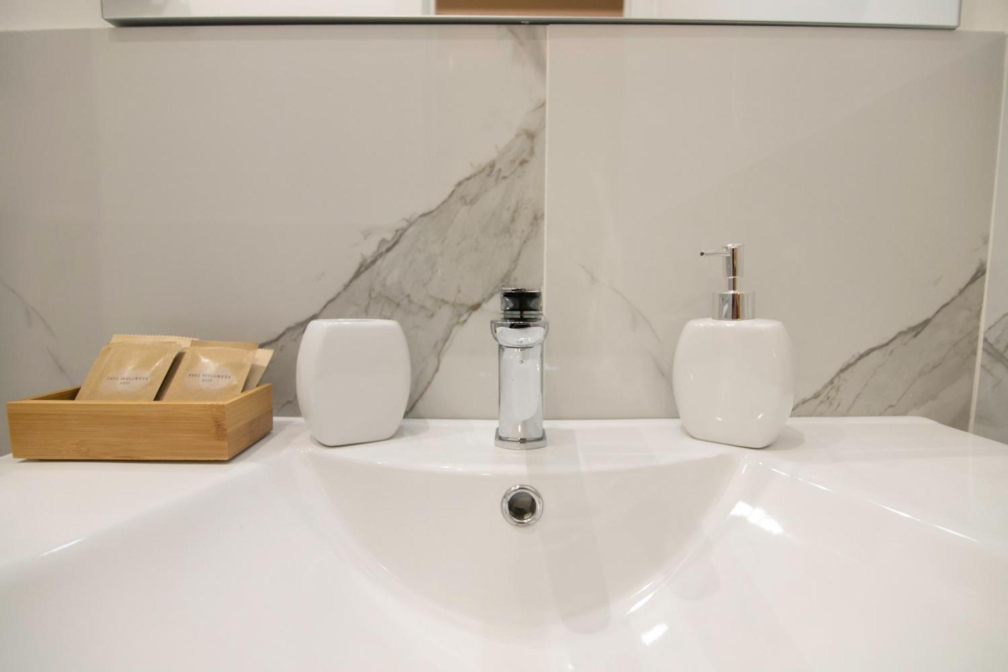 Villareale47 Luxury Suites & Rooms Palermo Bagian luar foto