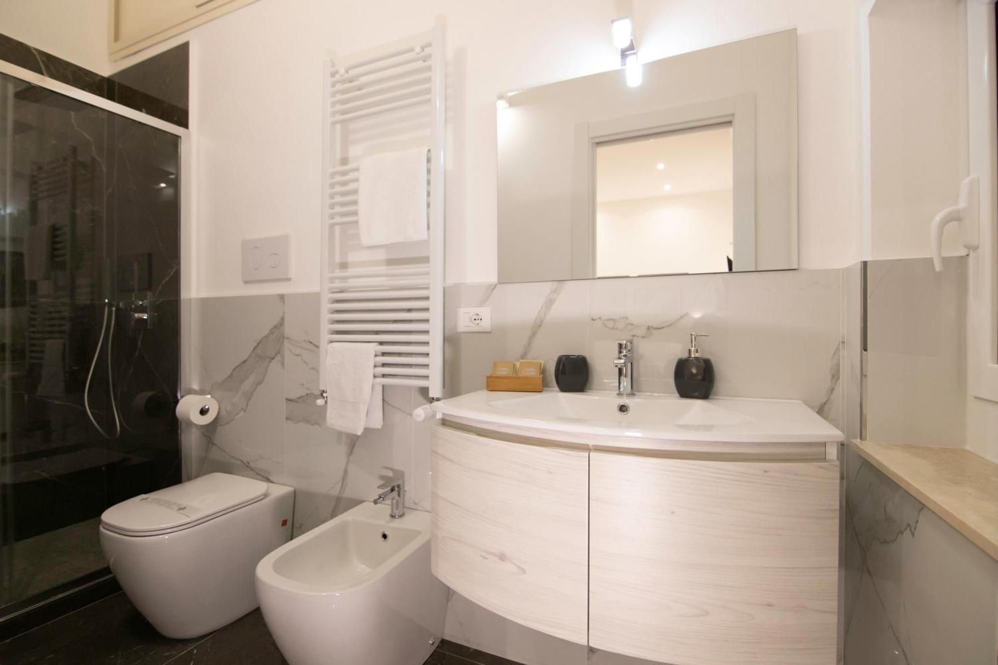 Villareale47 Luxury Suites & Rooms Palermo Bagian luar foto