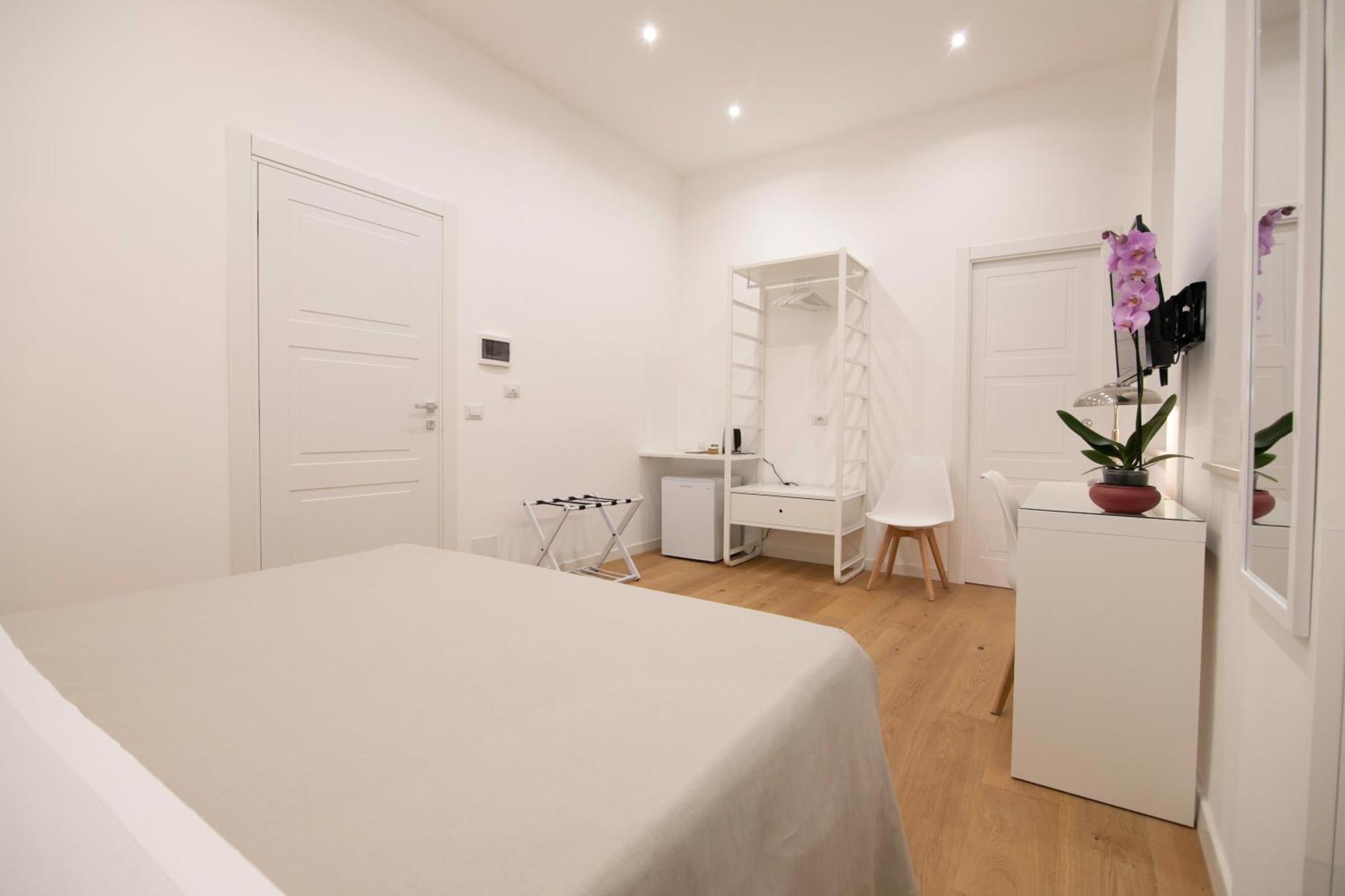 Villareale47 Luxury Suites & Rooms Palermo Bagian luar foto